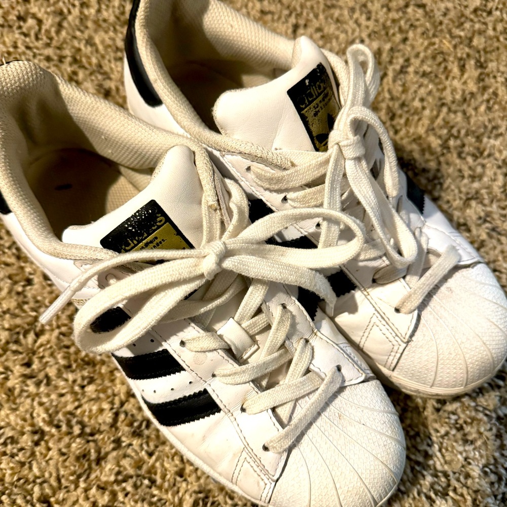 ADIDAS!!! In GREAT UC!!! Boys classics!!!